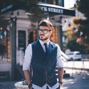 Meet your Posher, Gloriana